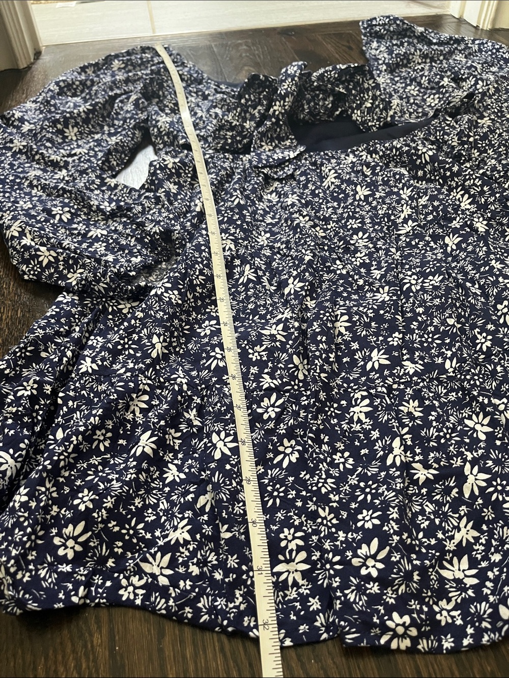 Altar'd State Navy & White Floral Smocked Dress size Med - Picture 5 of 6